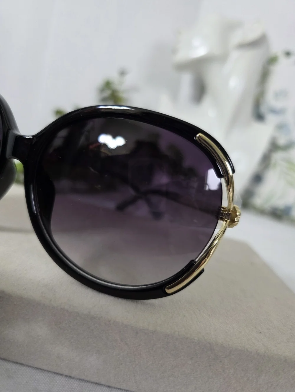 Glam Oversized Round Fashion Sunglasses Black Gold Rhinestone Accent New